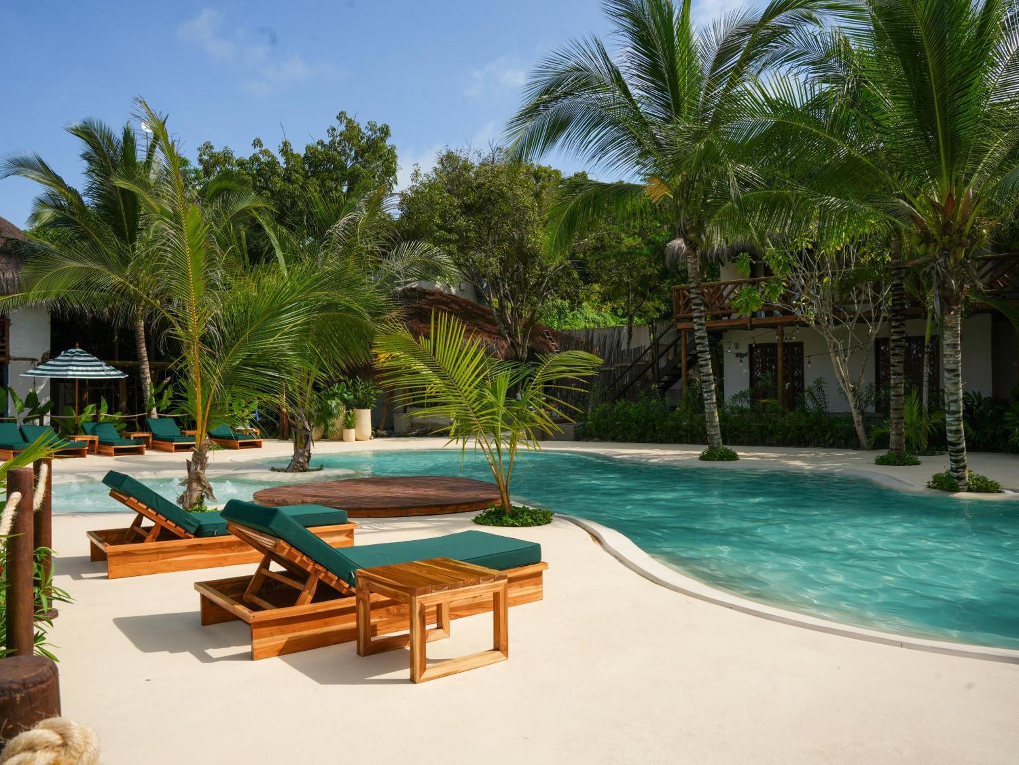 Hotel Aura 3*